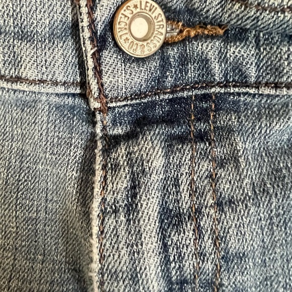 Levi’s 515 Blue Jean Cutoffs size 14M Raw hems Slightly Distressed. 1” Inseam. - Picture 5 of 9